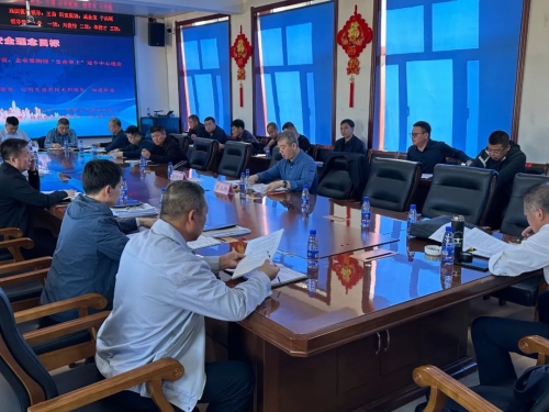 10月10日，，，，，，，公司采掘生产服务组到双阳矿指导服务。。。。。