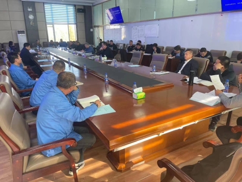 10月12日，，，，，公司采掘生产服务组到东荣二矿指导服务