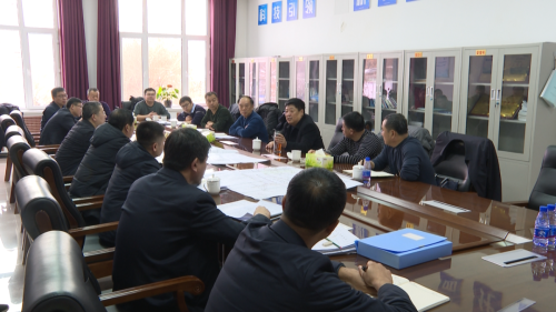 64011月21日，，，，，，，，公司党委书记、董事长宫延明到东保卫矿调研检查工作时强调